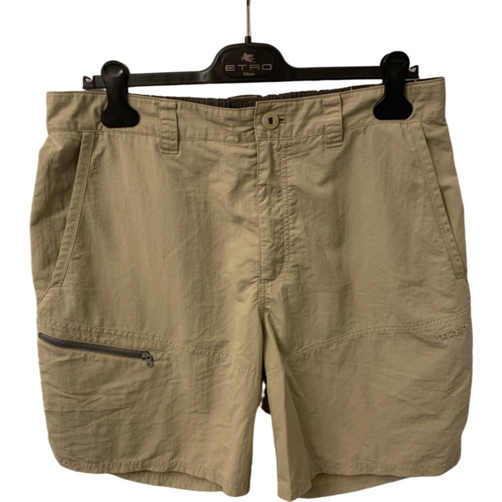 Patagonia lightweight quick-dry hybrid shorts. Flex waist. Size L. 8” inseam.